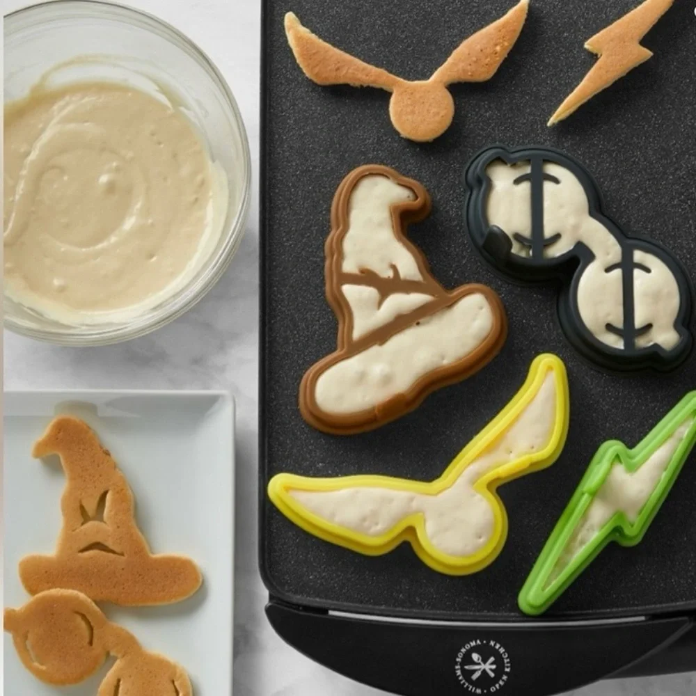 Williams Sonoma Harry Potter Pancake Molds Wizarding World Set of 4 Shapes